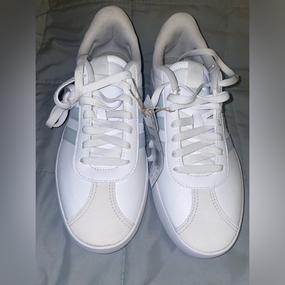 womens new size 9 adidas Classic White Lace-Up Sneakers